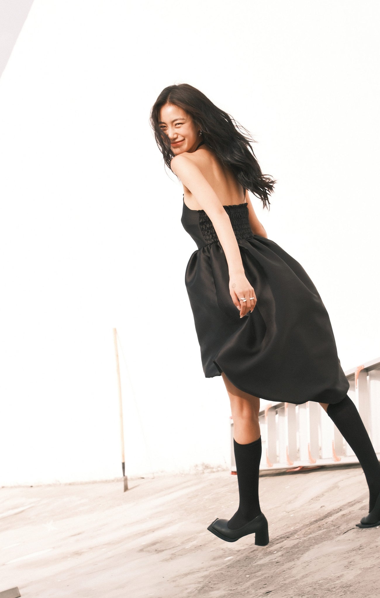 Silk haired short front and long back puffy dress skirt
